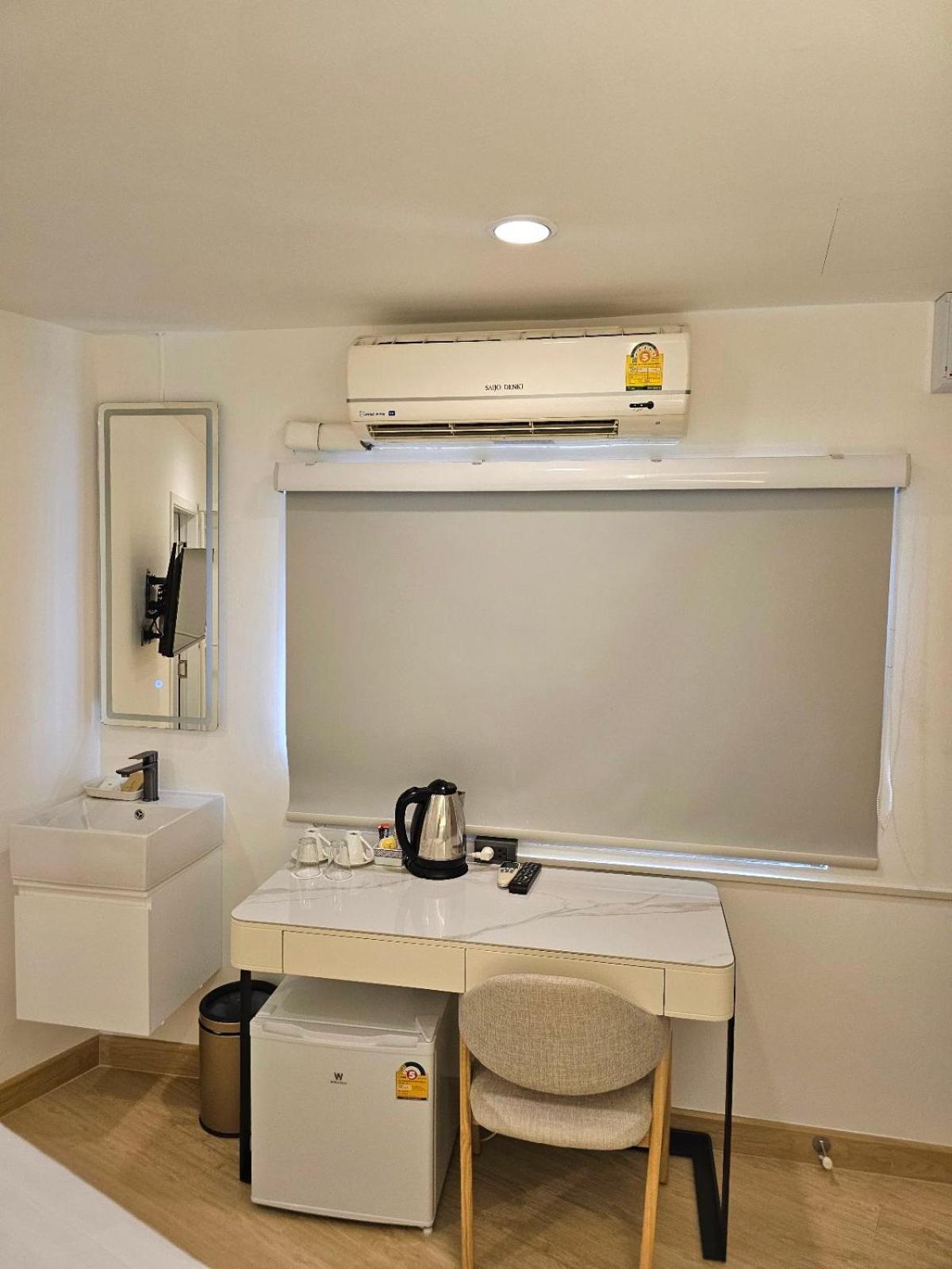Arawana Express Sukhumvit 22 Aparthotel Bangkok Exteriör bild