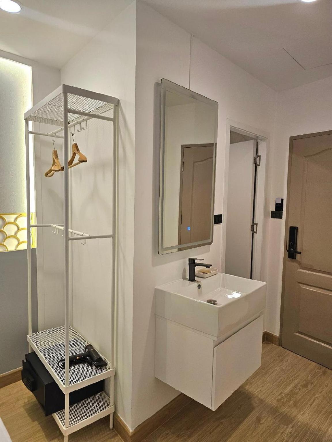 Arawana Express Sukhumvit 22 Aparthotel Bangkok Exteriör bild
