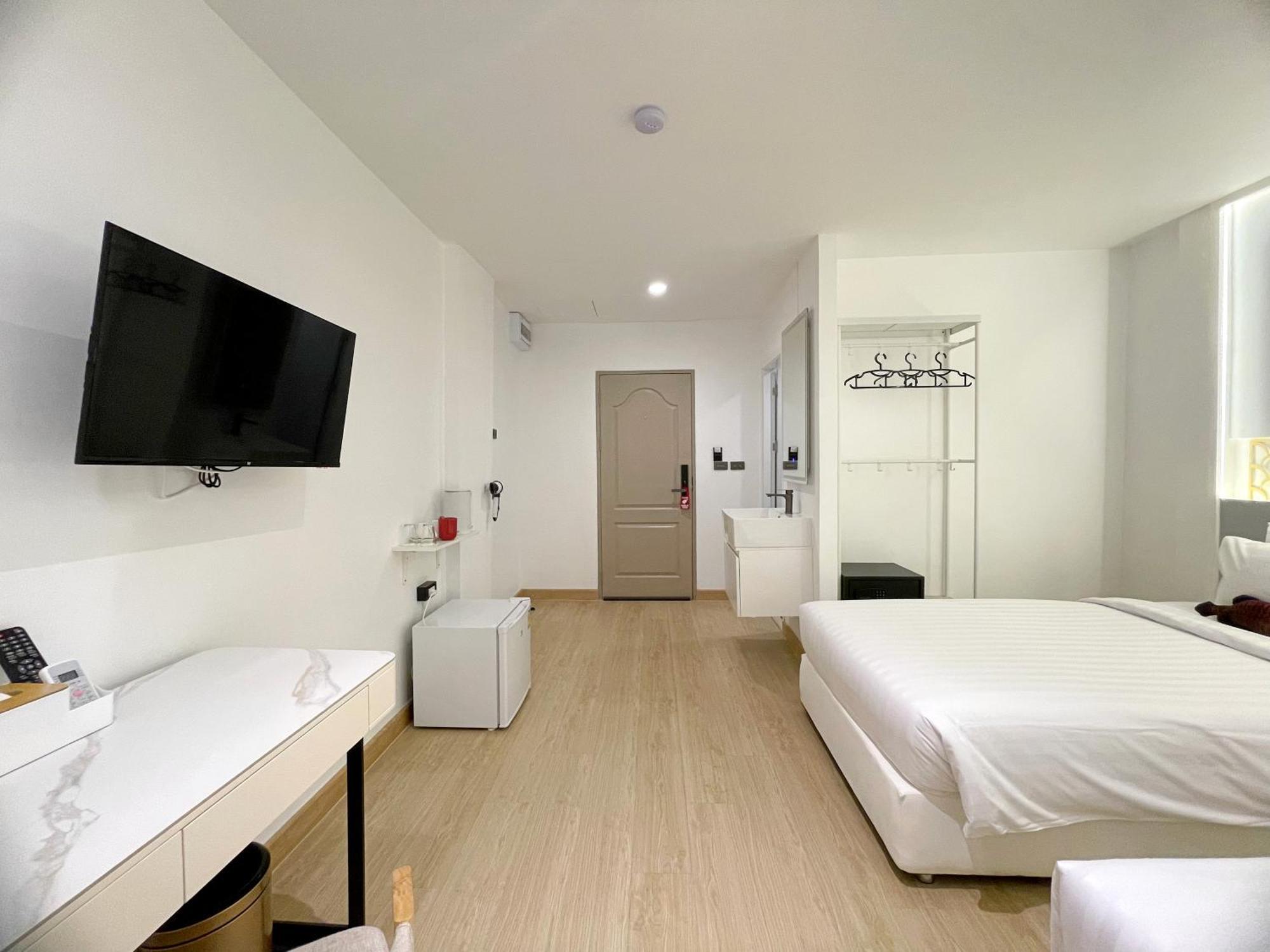 Arawana Express Sukhumvit 22 Aparthotel Bangkok Exteriör bild