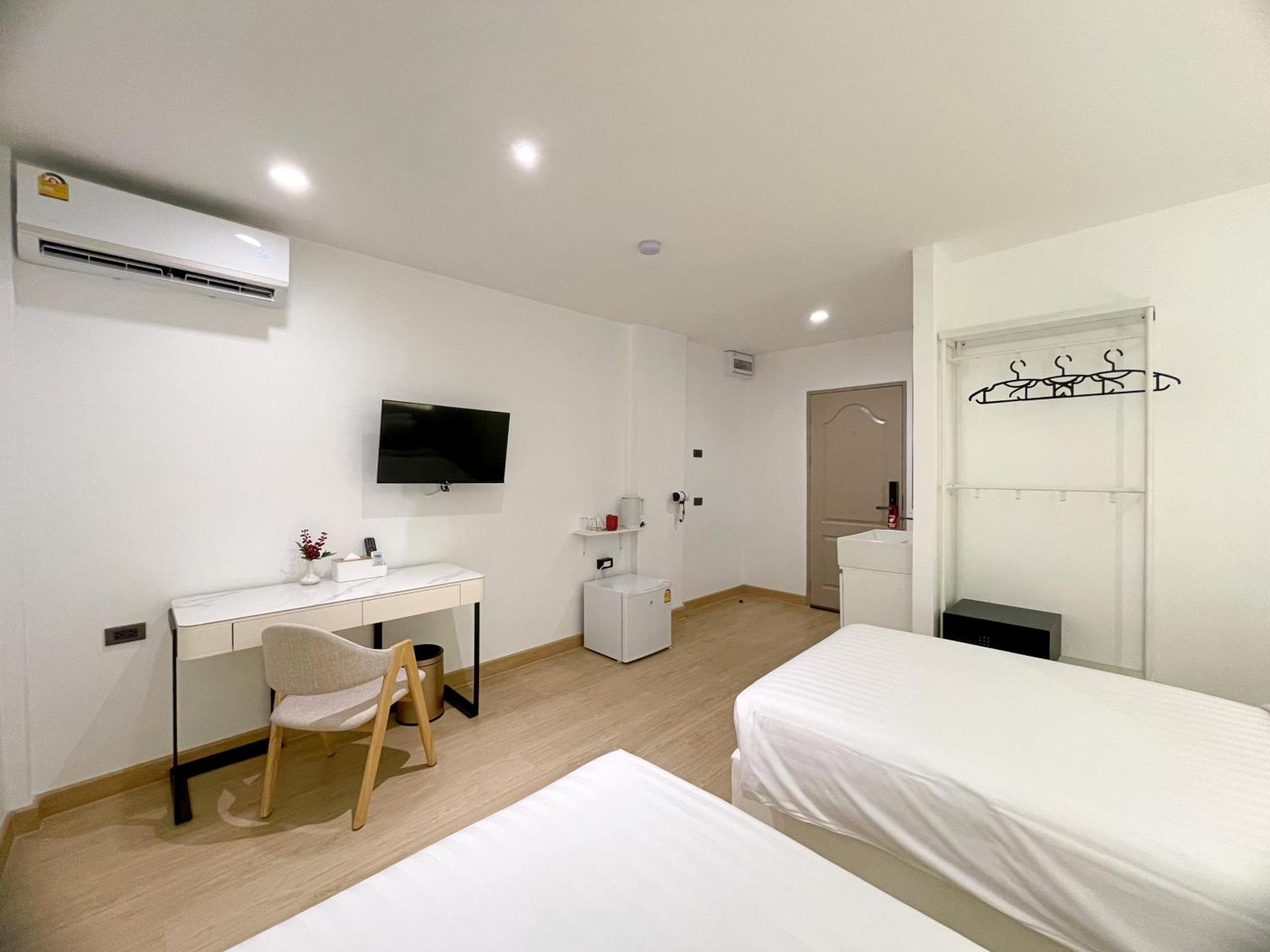 Arawana Express Sukhumvit 22 Aparthotel Bangkok Exteriör bild
